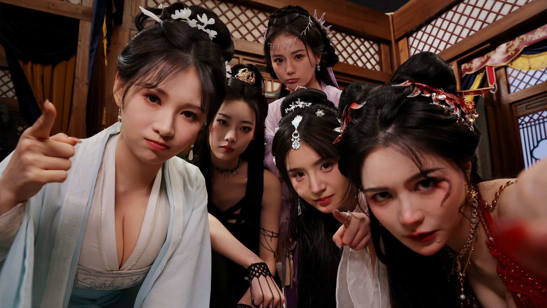 《美女,请别影响我成仙全球版》中文版